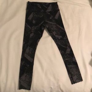 RARE LULULEMON tight stuff tight reflective*